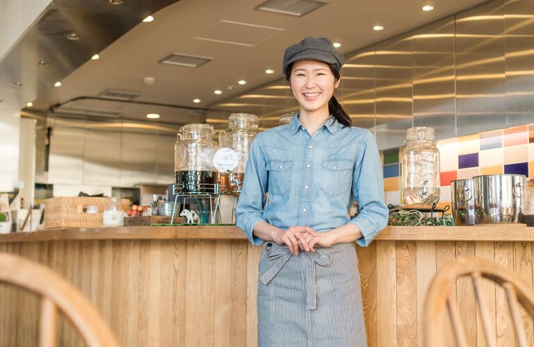 法人のお客様から業務用制服のクリーニング依頼を承ります | 兵庫のユニフォームなら株式会社パックサービス
