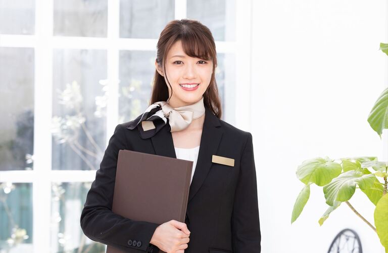 オリジナルデザインの業務用制服の販売・レンタル・メンテナンス | 兵庫のユニフォームなら株式会社パックサービス